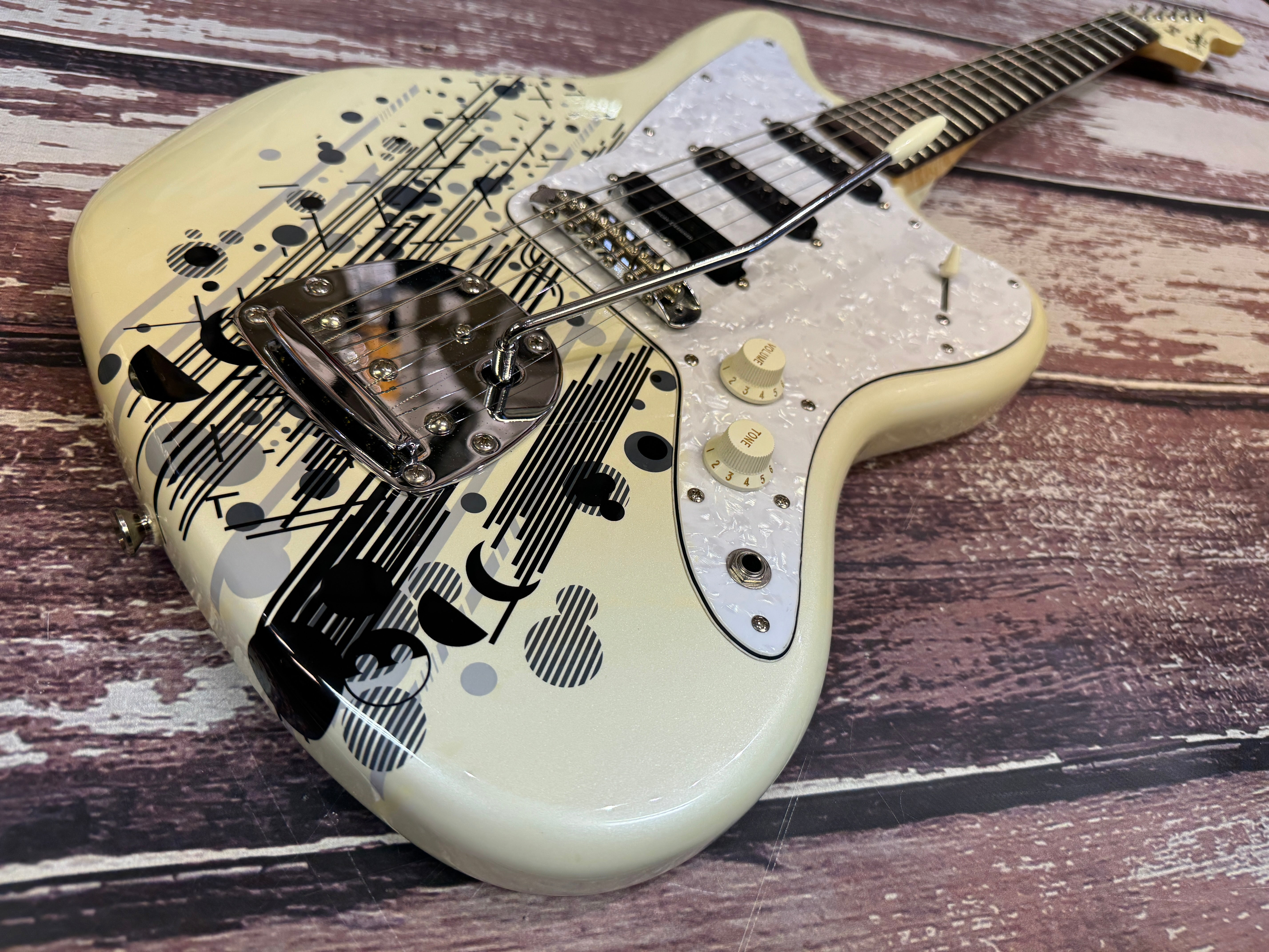 Squier Scandal signature - Mami Jazzmaster Pearl White