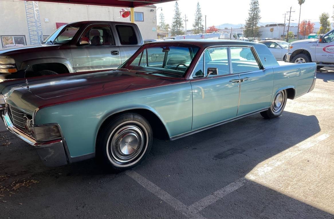 One Owner Survivor: 1965 Lincoln Continental Sedan | Barn Finds