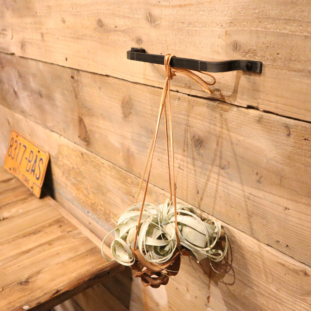 アイアンバーハンガー | オーダーメイドのアイアン家具を中心に数多く