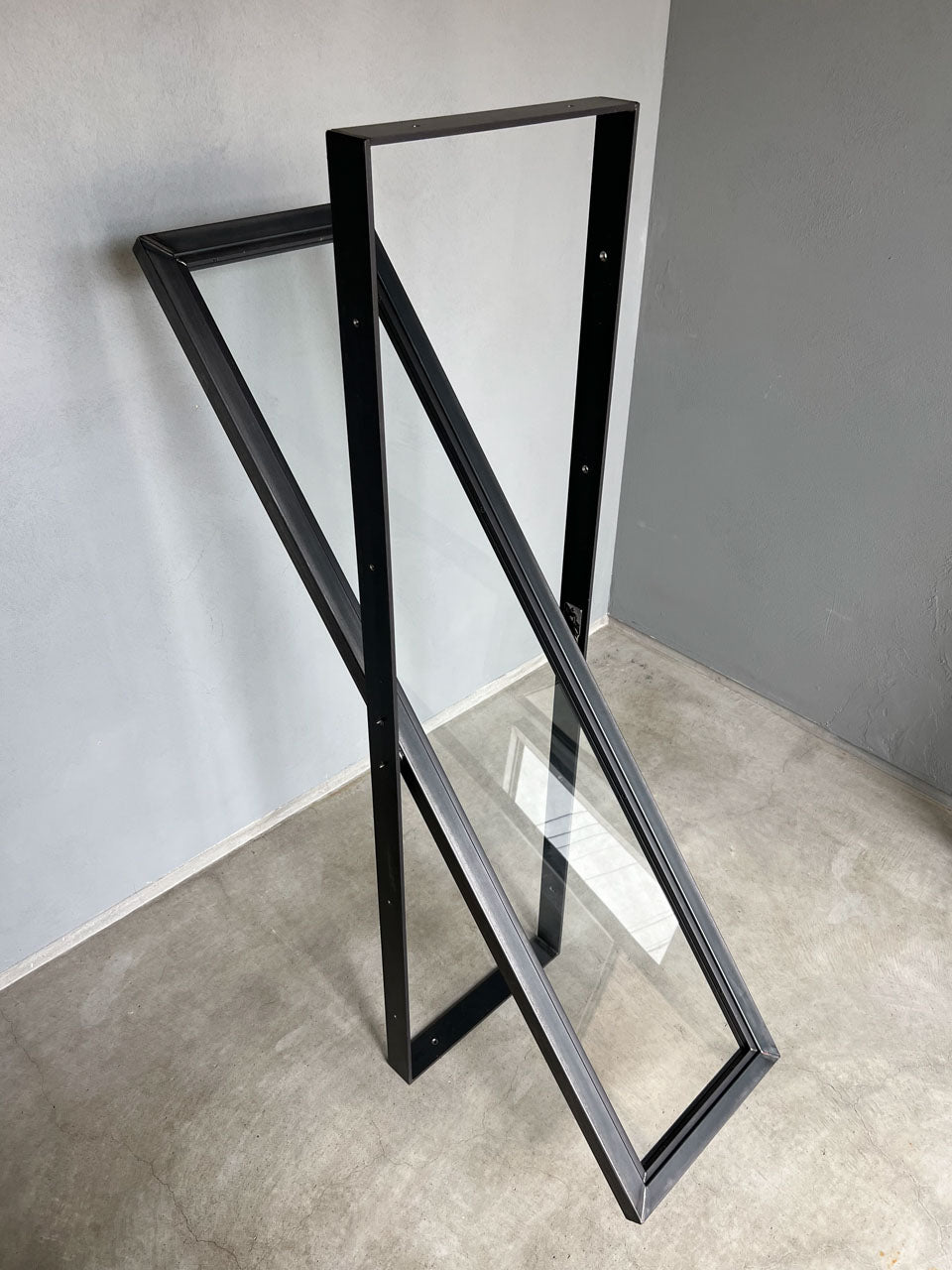 アイアン窓(005) | オーダーメイドのアイアン家具を中心に数多くの