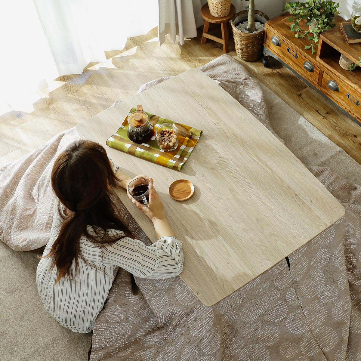 オールシーズン使える！シンプルで合わせやすいこたつテーブル