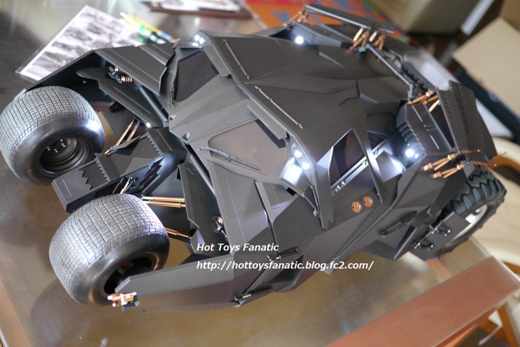 バットモービル タンブラー 再販 ホットトイズ 1/6 バットマン