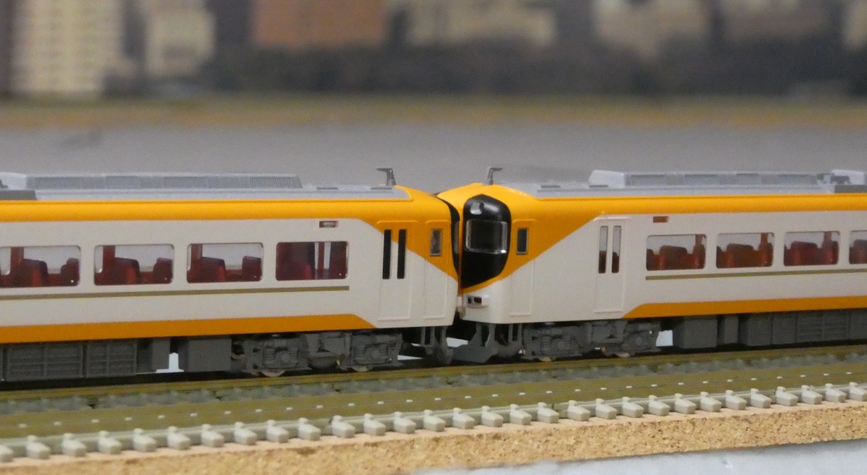 tomix 近鉄30000系ビスタEX(新塗装)入線 | 川崎駅 レイアウト製作日誌