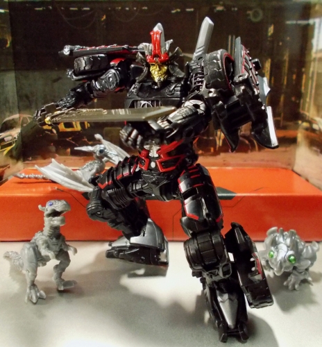 トランスフォーマー スタジオシリーズ SS-EX ドリフト with ダイノボッツ