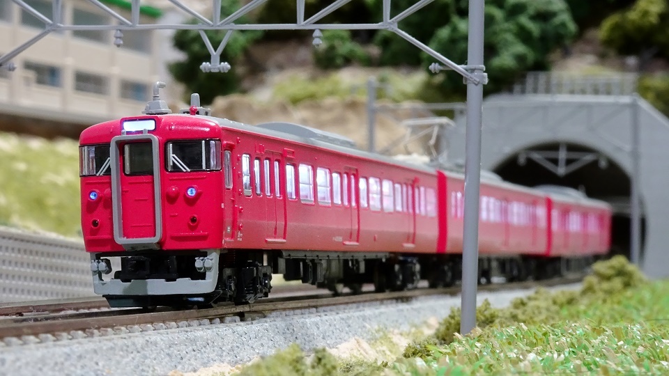 七尾線に521系で、415系茜色が、、、引退か？！ - ビスタ模型鉄道