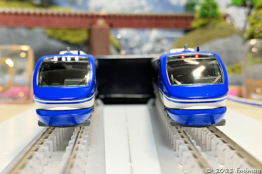 智頭急行 HOT7000系 スーパーはくと（KATO 10-1693） 入線