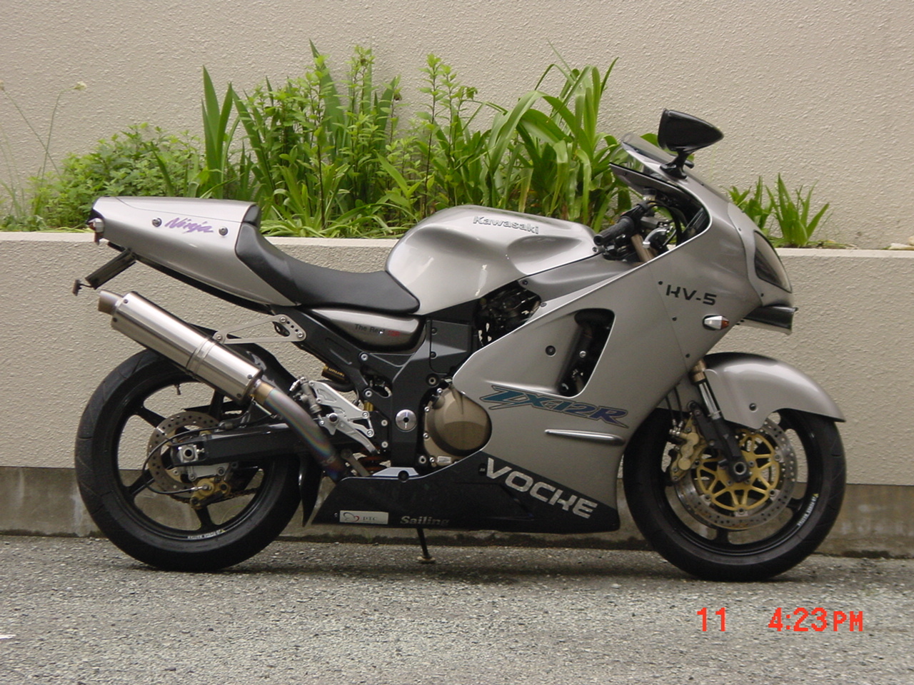 ZX-12Rの思い出、そして現在 - Life on Wheeeeeles and with Muuusic!