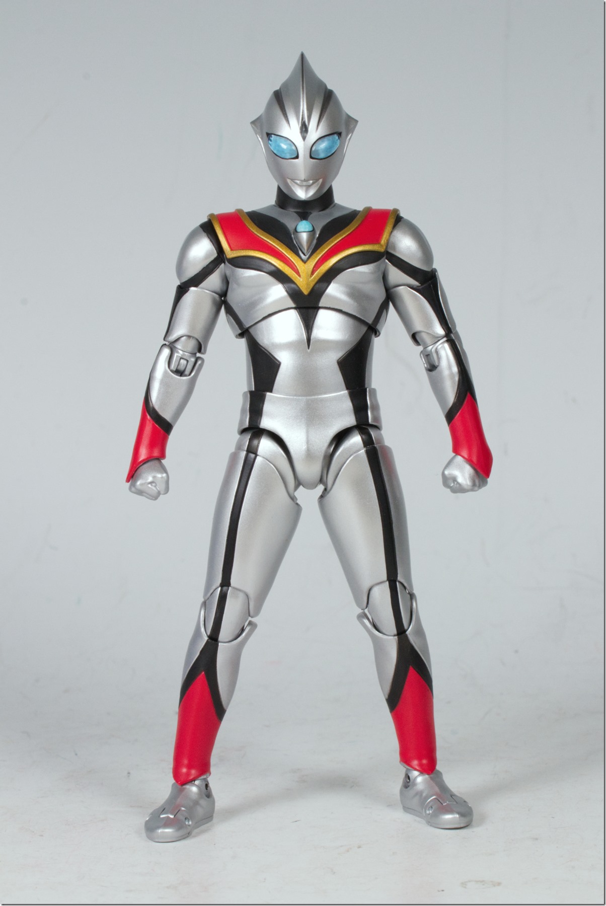 ウルトラマンティガ 真骨頂 フィギュアーツグリッターティガ&マルチ