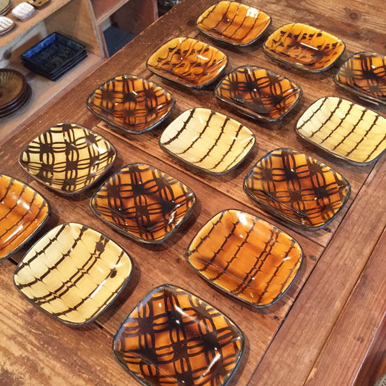 山田洋次さんのスリップウェア豆皿 | カモシカ雑貨店 ブログ