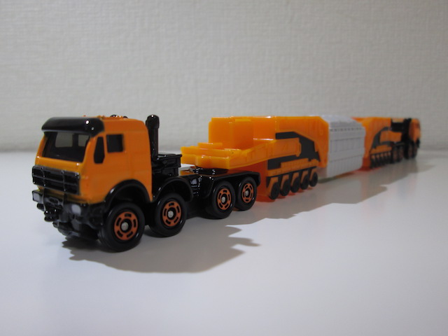 トミカ No.127-4 メルセデスベンツ 4850 240型 シュナーベル式