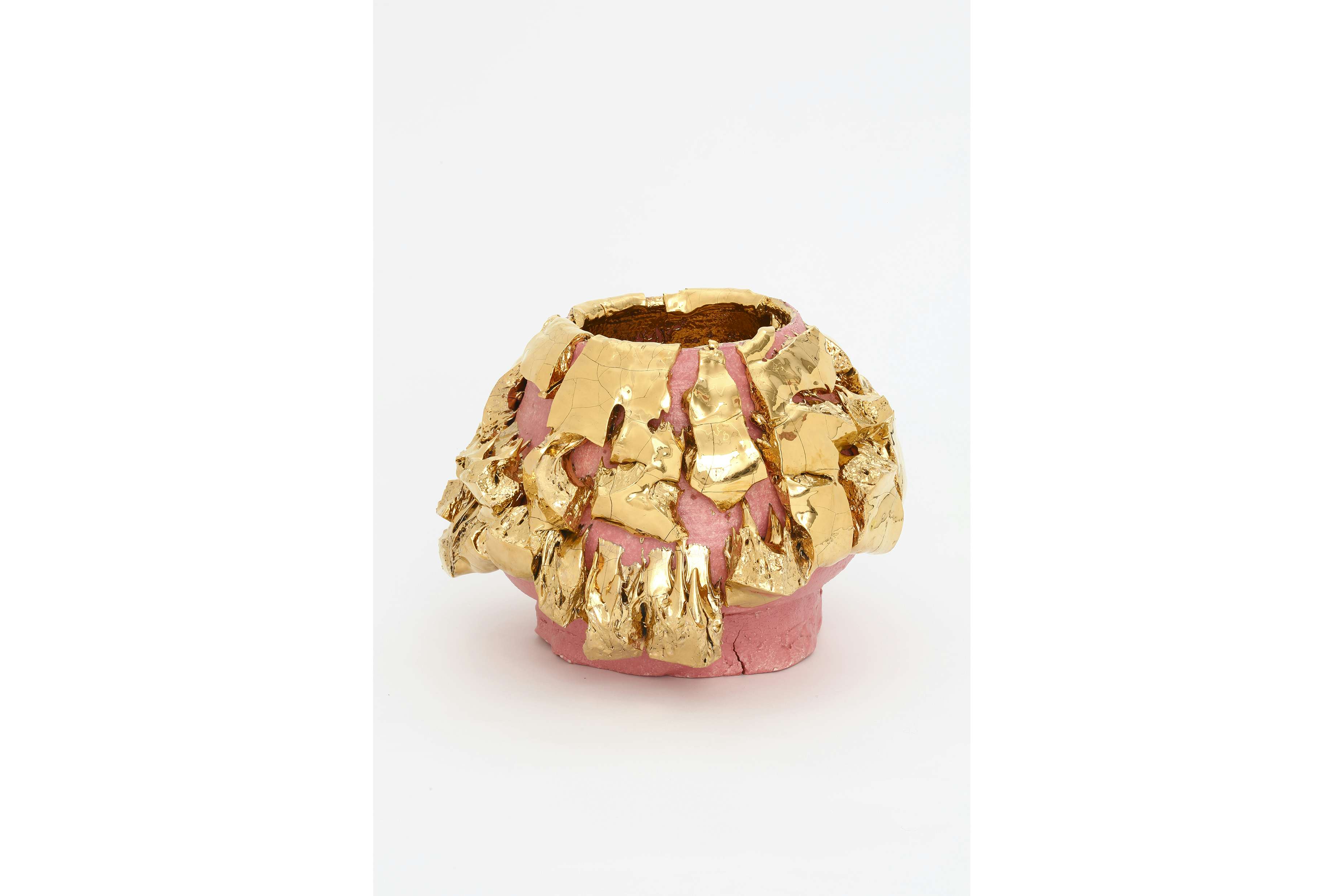 個展「I'm Home, Tea Bowl」に見る、セラミックアーティスト・ 桑田