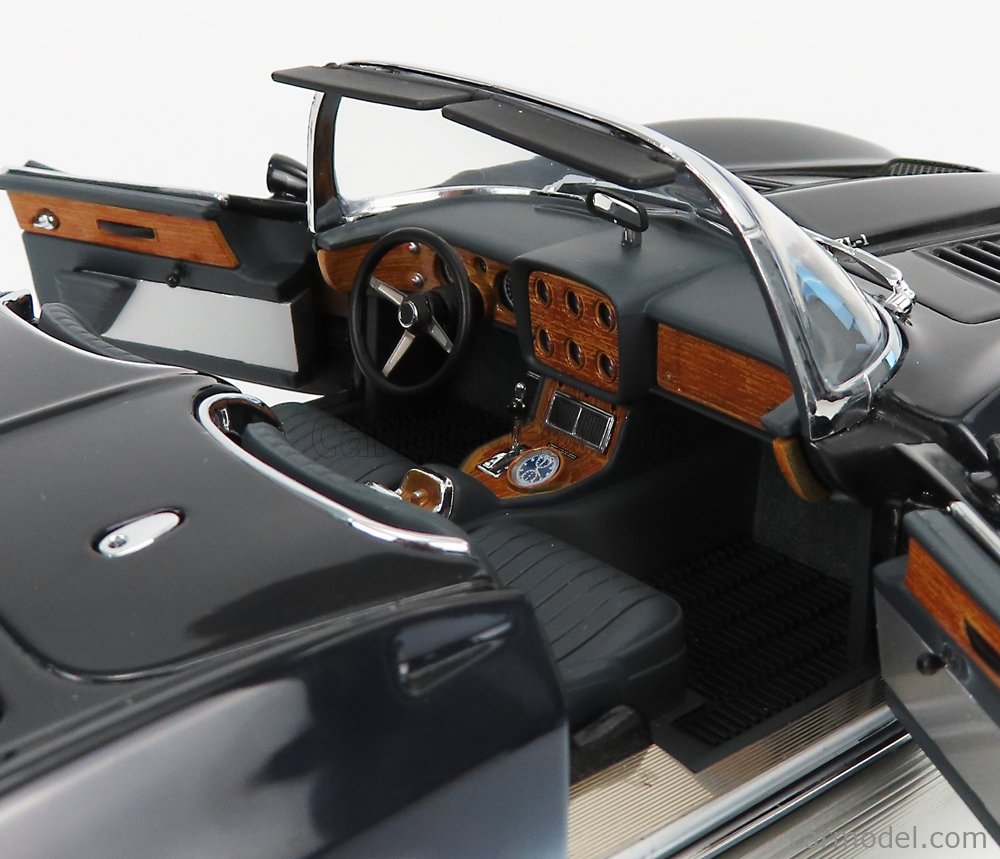 AUTOART 71131 Scale 1/18 | CHEVROLET CORVETTE SPIDER MAKO SHARK