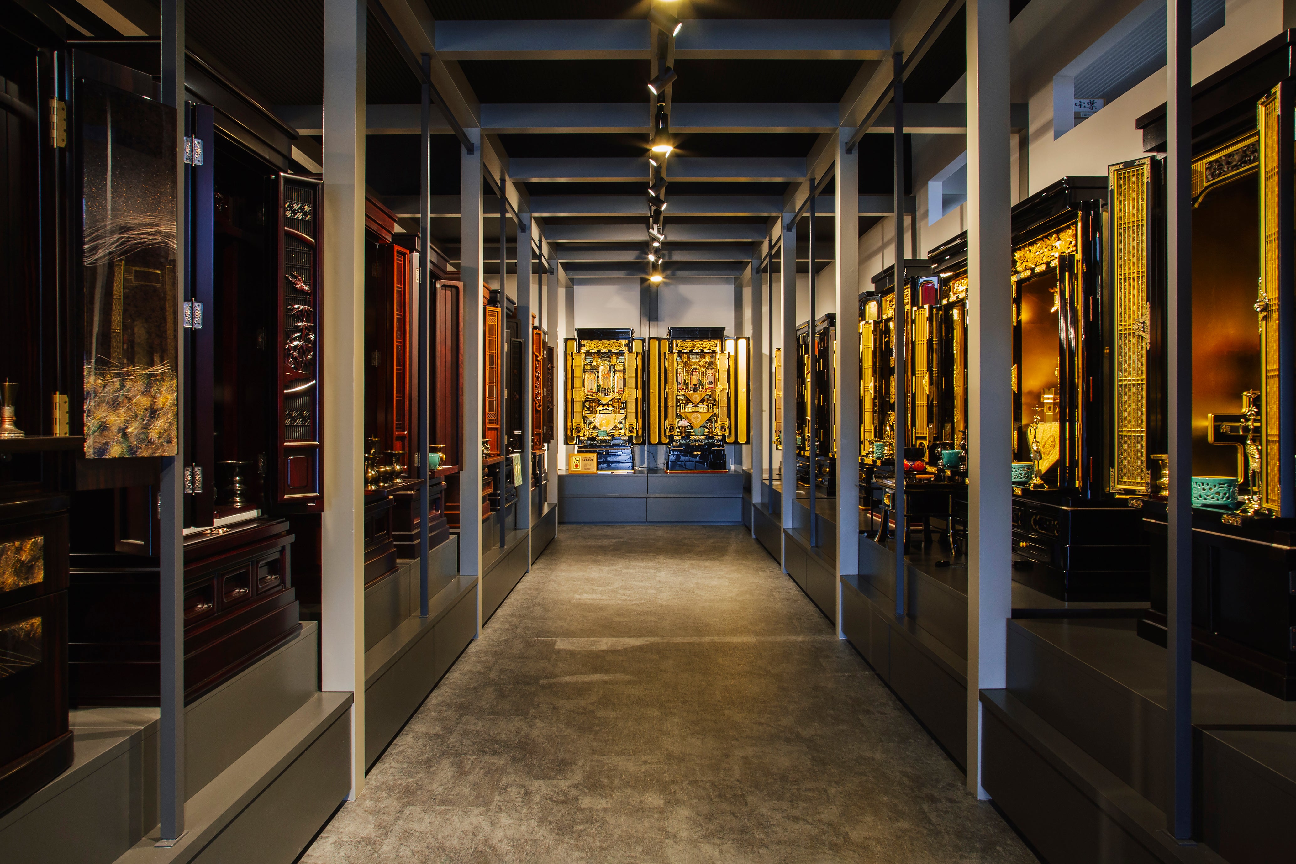 鶴仏壇工芸仏匠 | 福岡・八女の仏壇店