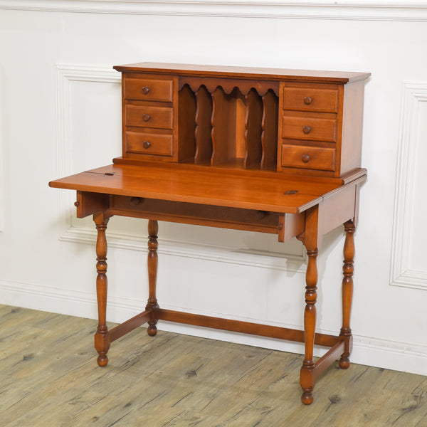 横浜ダニエル Daniel – camori ヴィンテージ家具・北欧インテリアの