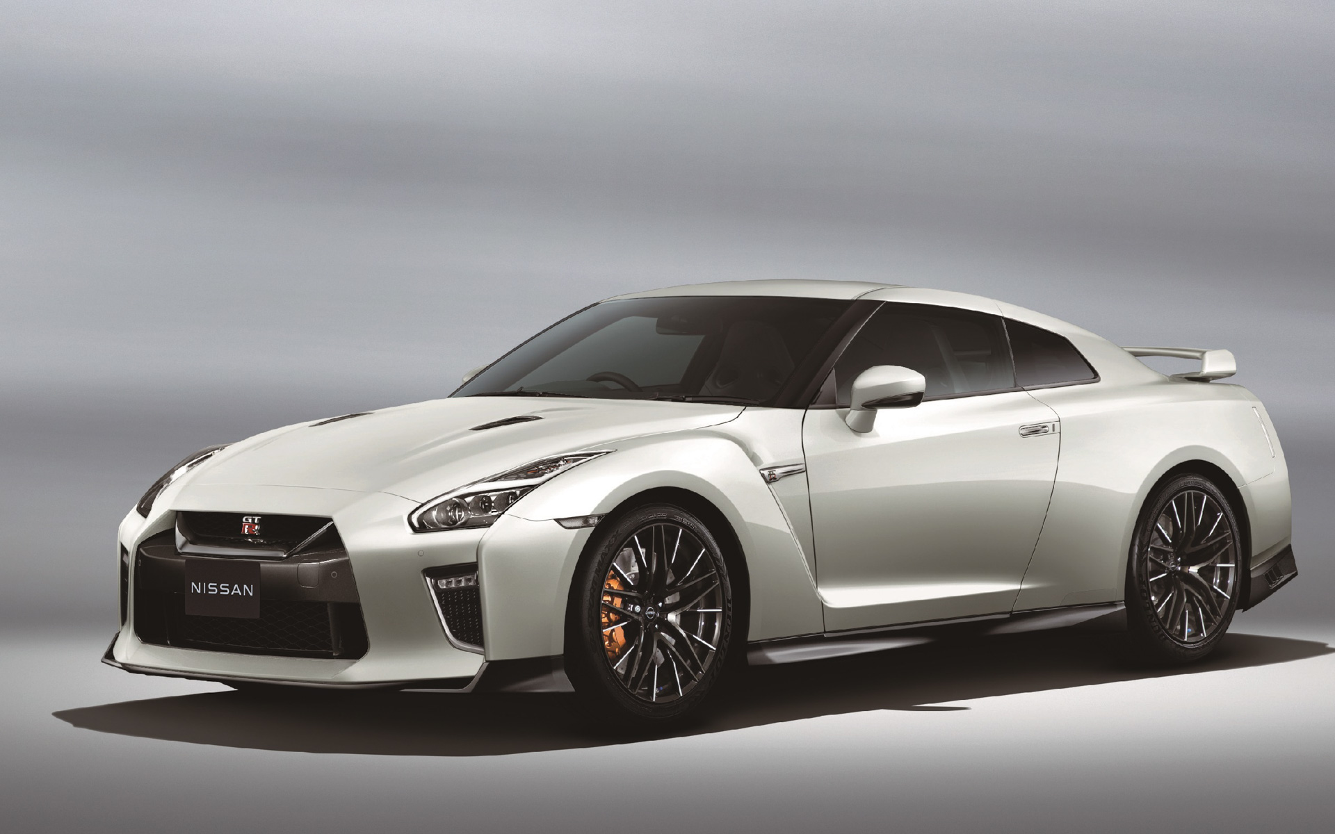 日産、「GT-R」2024年モデル登場を予告 「東京オートサロン2023」で