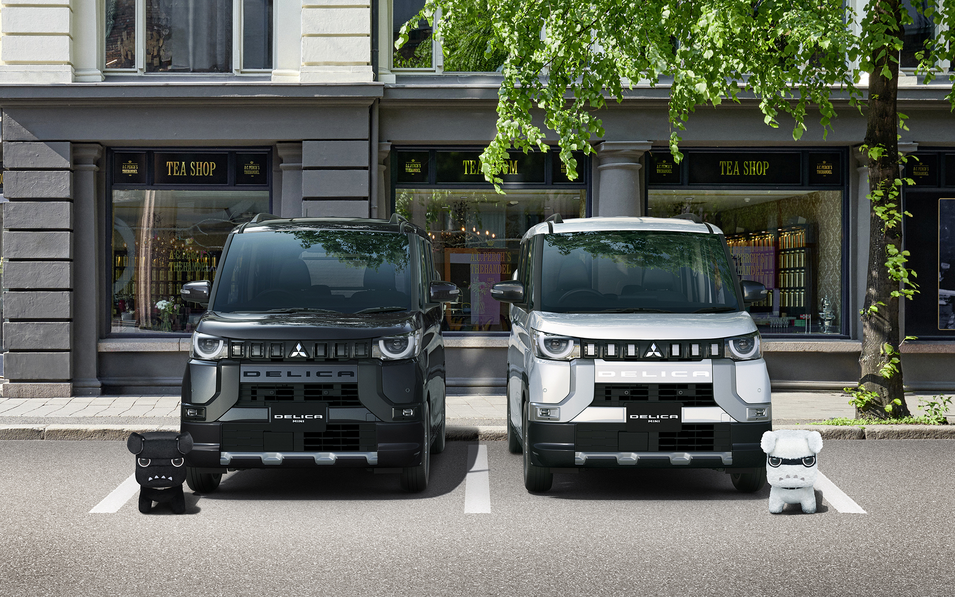 三菱自動車、「デリカミニ」成約者に「黒デリ丸。」「白デリ丸。」を