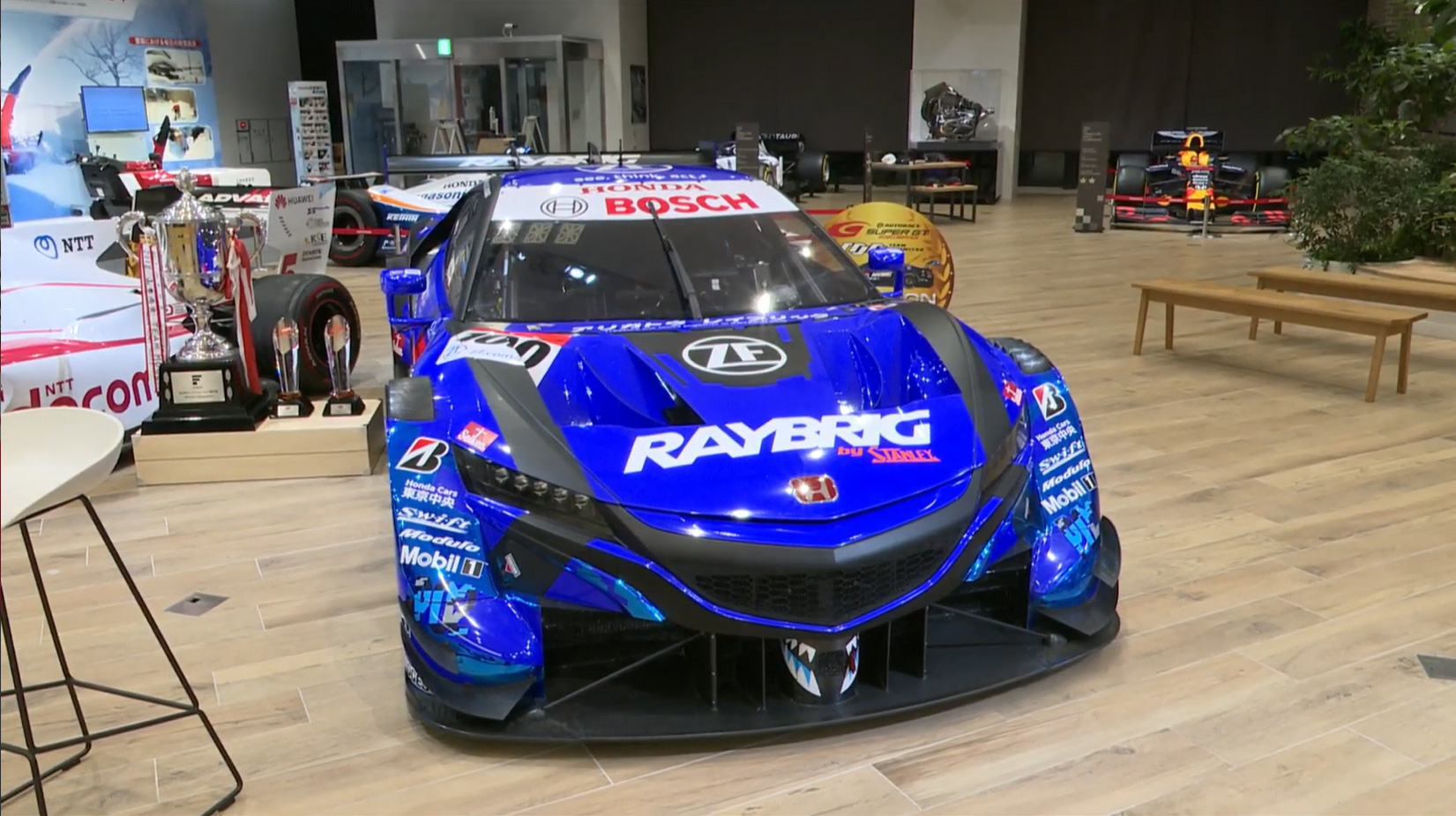 100号車 RAYBRIG NSX-GTとスーパーフォーミュラで2冠達成の山本尚貴