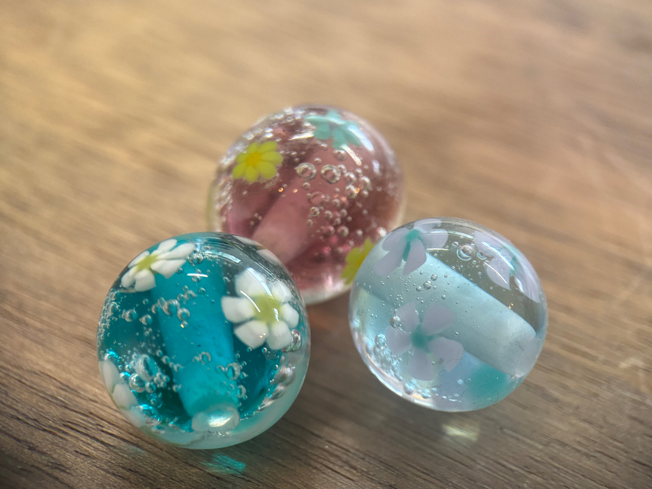 30色から選べるとんぼ玉づくり 期間限定メニュー】季節ならではの特別