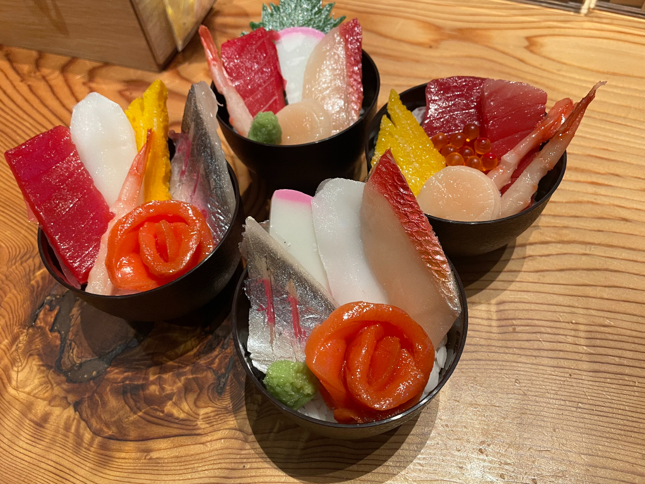 小田原城前】食品サンプルで作る小田原海鮮丼作り/小田原市観光交流