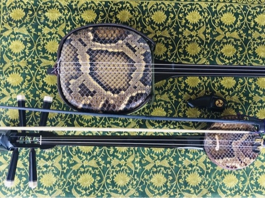 那覇・栄町近く】手ぶらでOK！初心者も1曲マスター「沖縄胡弓