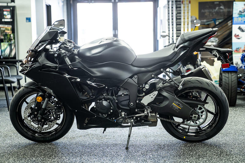 2024 Kawasaki Ninja® ZX™-6R Metallic Flat Spark Black/Ebony