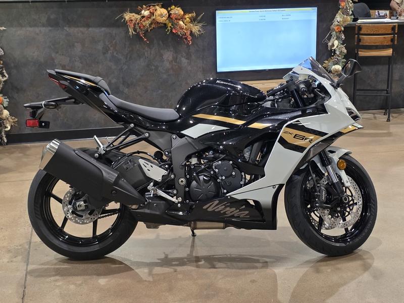 2026 Kawasaki Ninja® ZX™-6R ABS | Extreme Powersports, Inc