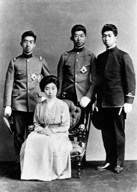 明治天皇と大正天皇、昭和天皇 [写真特集1/6] | 毎日新聞