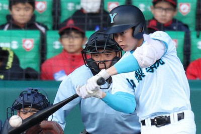 春連覇目指す山梨学院がベスト8 創志学園を破る センバツ | 毎日新聞