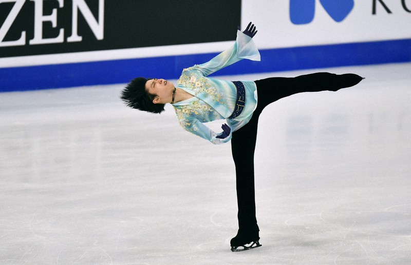羽生結弦、まさかの3位 軍神に思い込めた頂点逃す 世界フィギュア