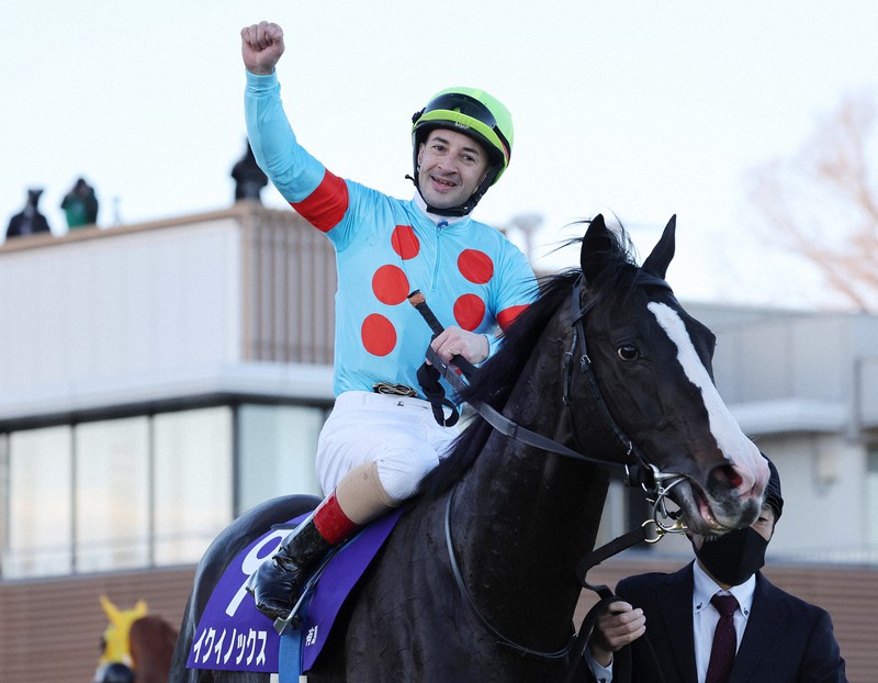 イクイノックスが優勝 競馬・有馬記念 [写真特集1/14] | 毎日新聞