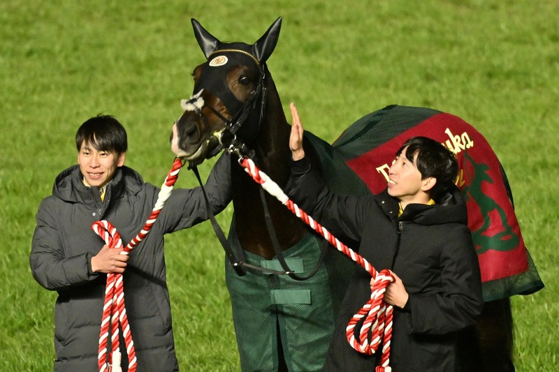 タイトルホルダー、現役最後の力走 「すごくかっこよかった」 | 毎日新聞