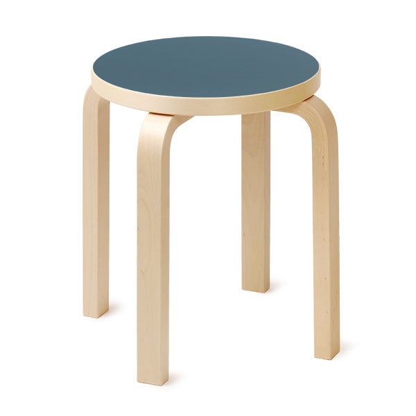 2013年から別注を続ける18色展開｜Artek / Stool 60 スコープ別注