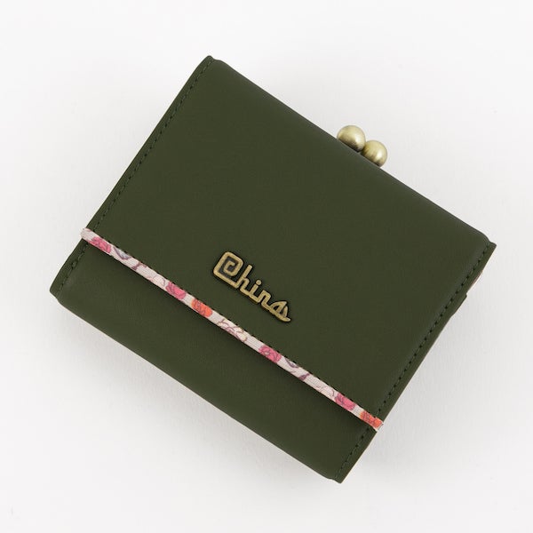 ヘタリア World☆Stars』より、8人をイメージしたバッグ&財布が登場