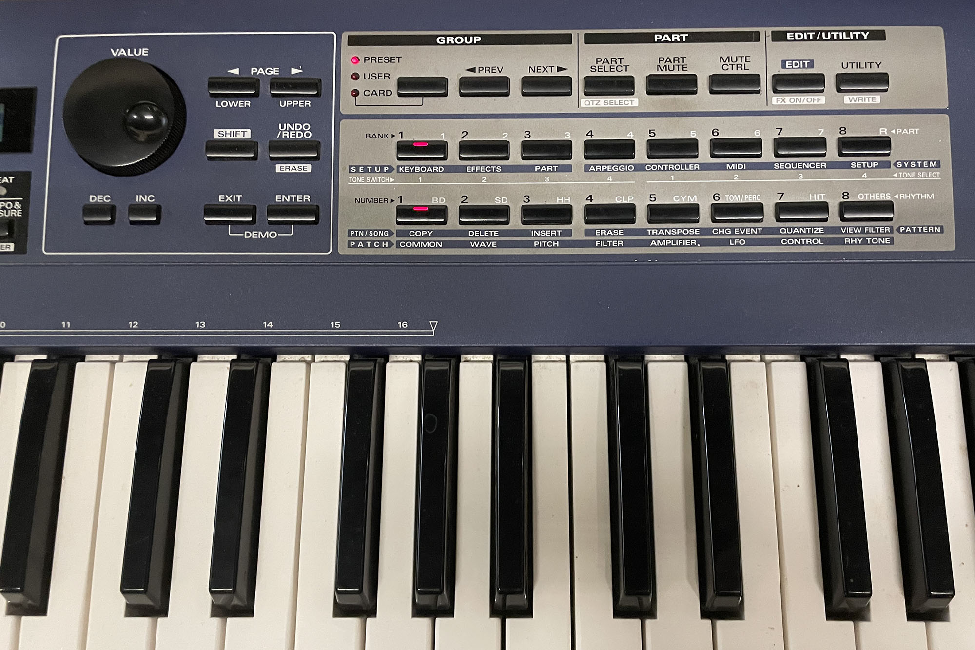 Roland JX-305 - Syntaur