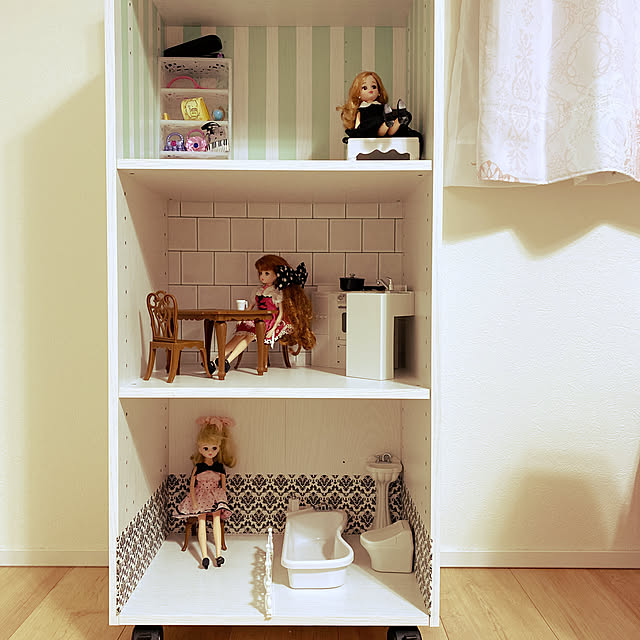 LEDライト/カラーボックスの中/リカちゃん/リカちゃんハウス/蒸し暑い