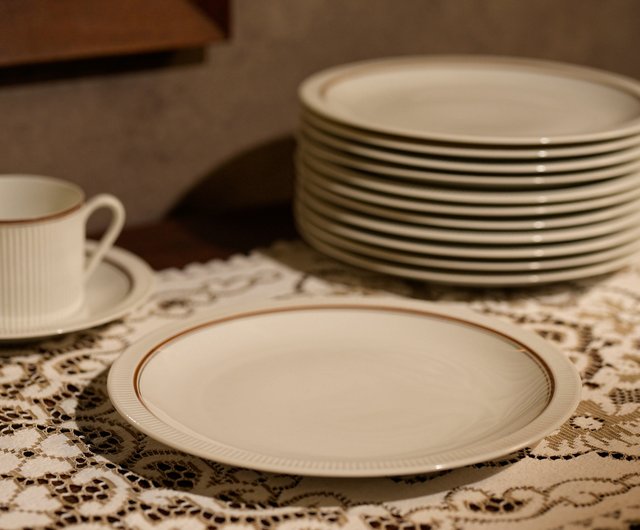 台湾 ドイツ アルツベルグ シンプルな立体模様のおしゃれプレート/深皿