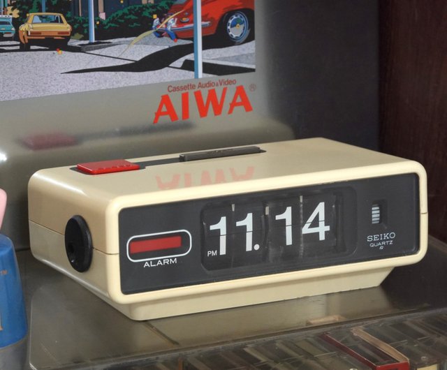 台湾 日本 昭和セイコー パタパタ時計 QN407 白 目覚まし時計 置き時計