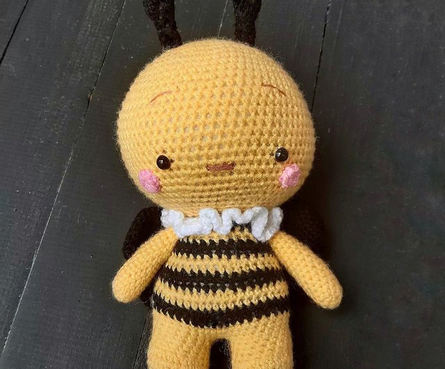 送料無料】ウクライナ かぎ針編みの蜂黄色いぬいぐるみ人形ソフト