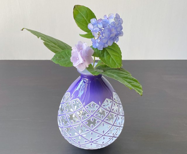 吹きガラスの花器 紫格子 Shizuka Miura | 花瓶・植木鉢 - Pinkoi