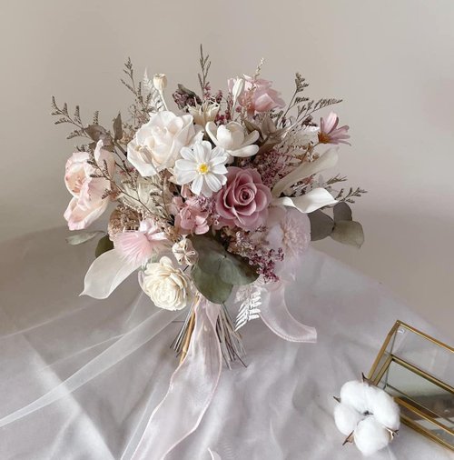 台湾 【ブライダルブーケ】ウェディングブーケ 結婚式 手作りブーケ