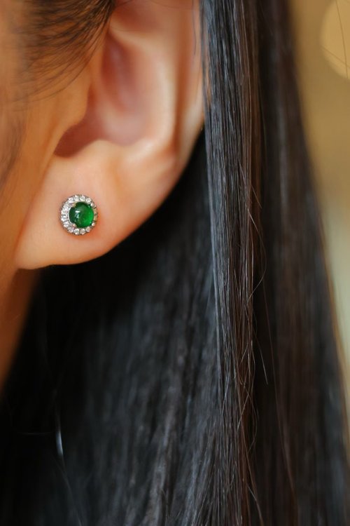 送料無料】台湾 3.5mm天然原石 グアテマラ産翡翠 鮮やかな緑の翡翠