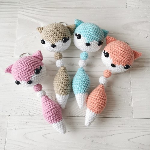 ベラルーシ かぎ針編みのキーホルダー、動物のキーホルダー、かぎ針