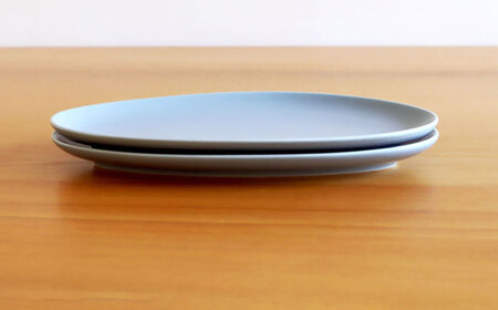 白山陶器】【グッドデザイン賞受賞】ペトラ ロングプレート(M) グレイ