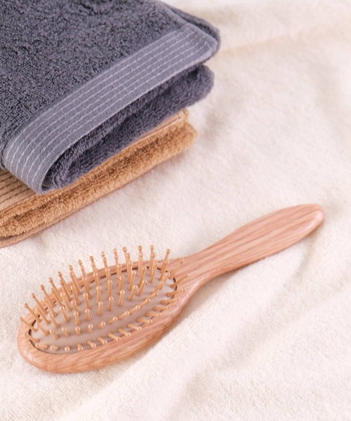 shesay オーク材のウッドピンブラシ（ヘアブラシ）｜URBAN RESEARCH