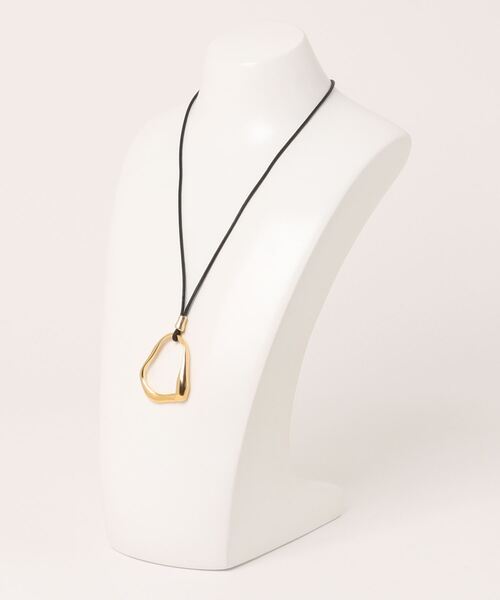 Mila Owen（ミラオーウェン）の「メタルモチーフコードネックレス