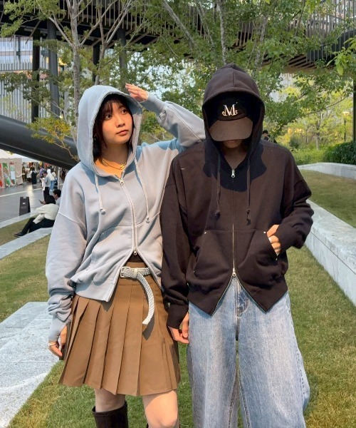 INTER FACTORY（インターファクトリー）の「kurumi - スタッズ付きZIP