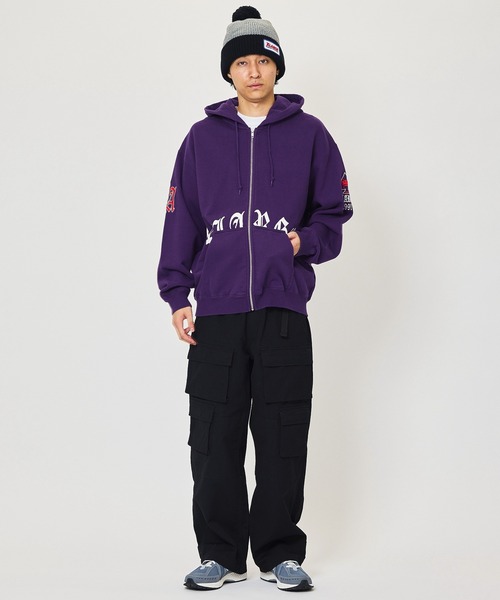 XLARGE（エクストララージ）の「OLD ENGLISH LOGO ZIP HOODED
