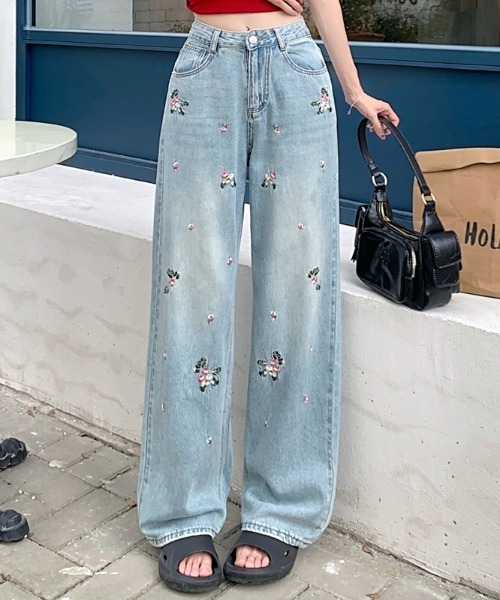 セール】花柄刺しゅうデニムパンツ（デニムパンツ）｜GEMEDA（ジェメダ
