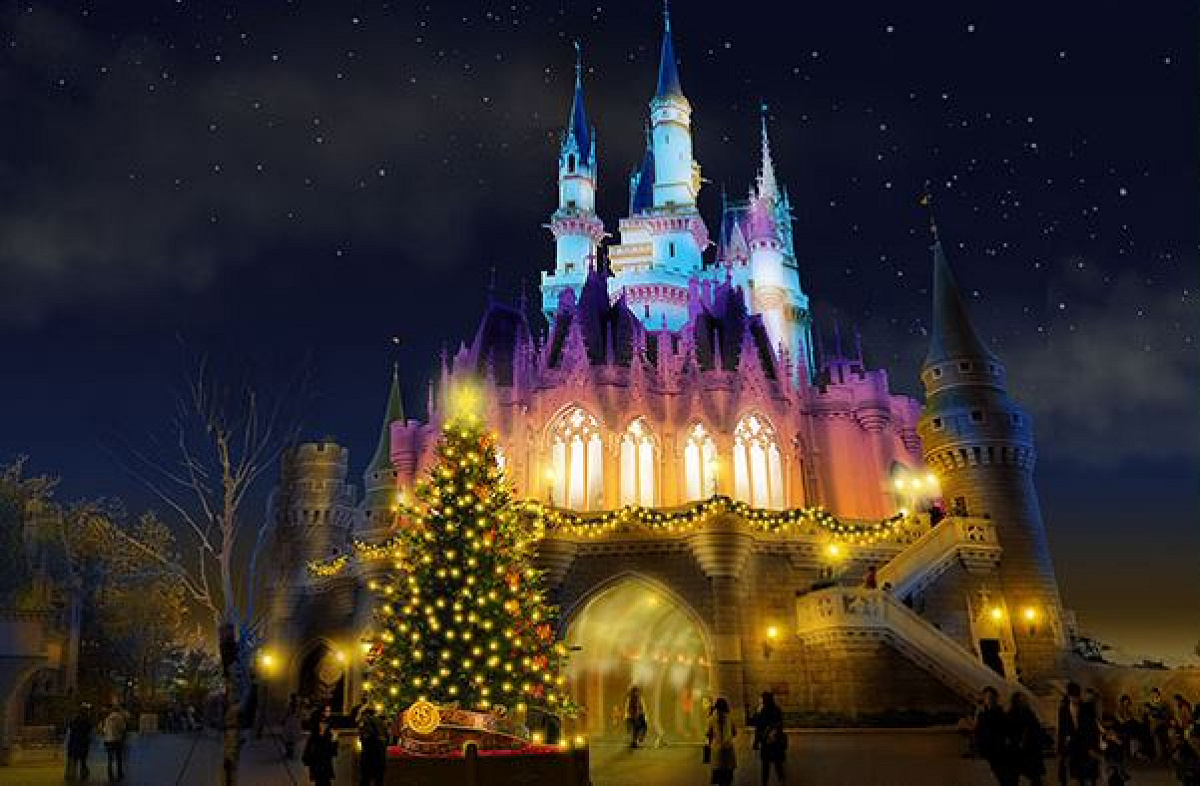 シンデレラ城裏のクリスマスツリー| キャステル | CASTEL ディズニー情報