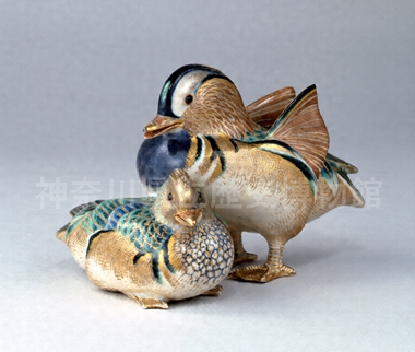 仁清意極彩色鴛鴦置物